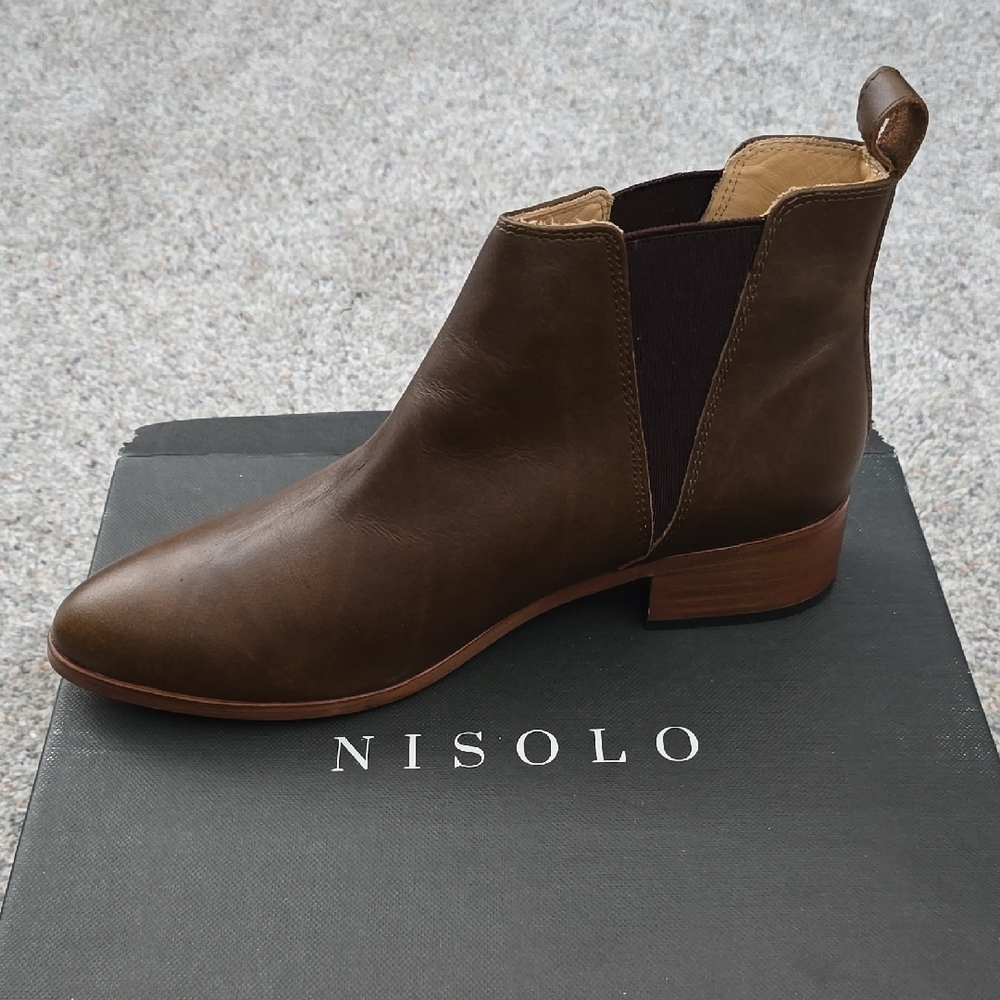 Nisolo Brown Ankle Boots with Smooth Leather and Elastic Side Panel